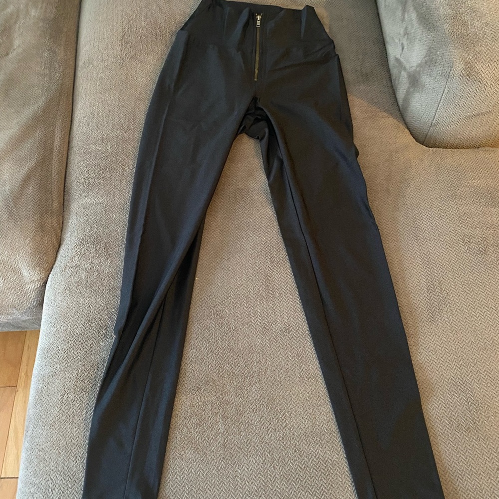 SOLD: Nylon/Spandex Leggings Black